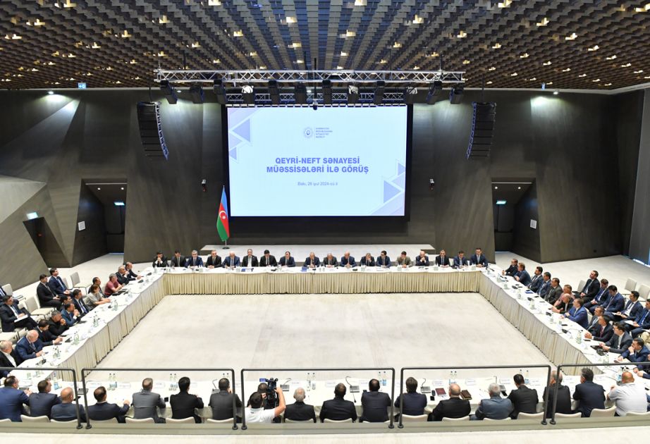 Minister Jabbarov engages with non-oil sector entrepreneurs to discuss growth and challenges