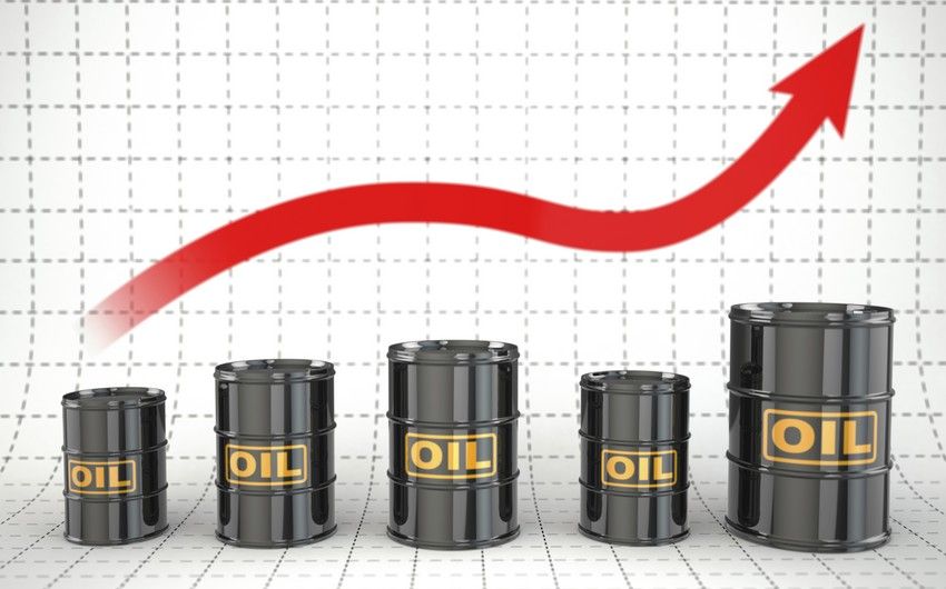 Azerbaijani oil price slightly increases