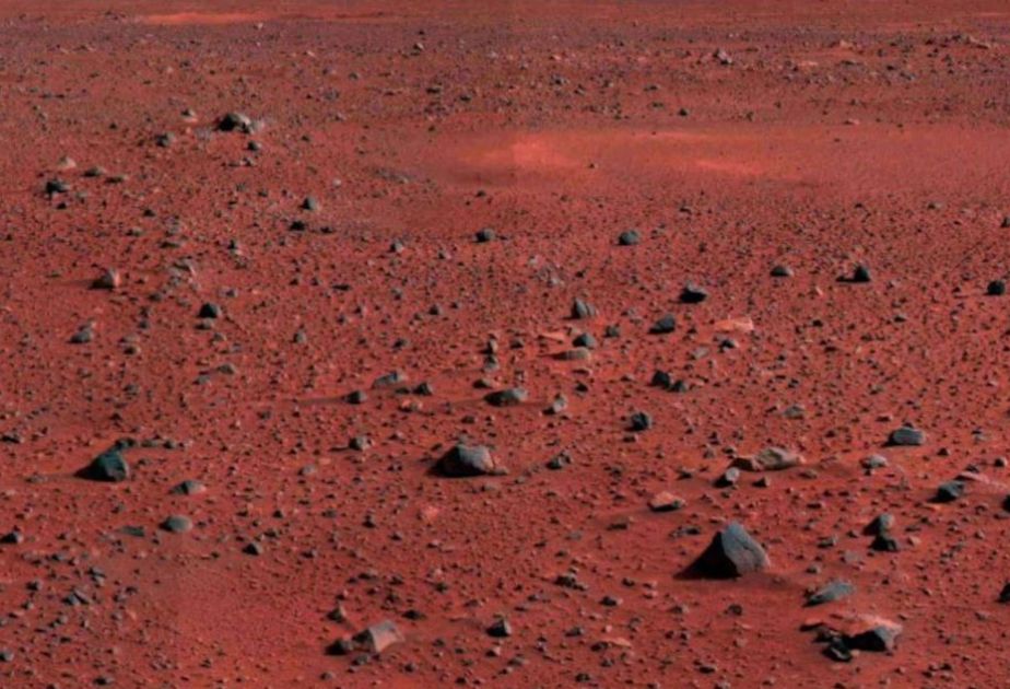 Scientists propose warming up Mars by using heat-trapping 'glitter'