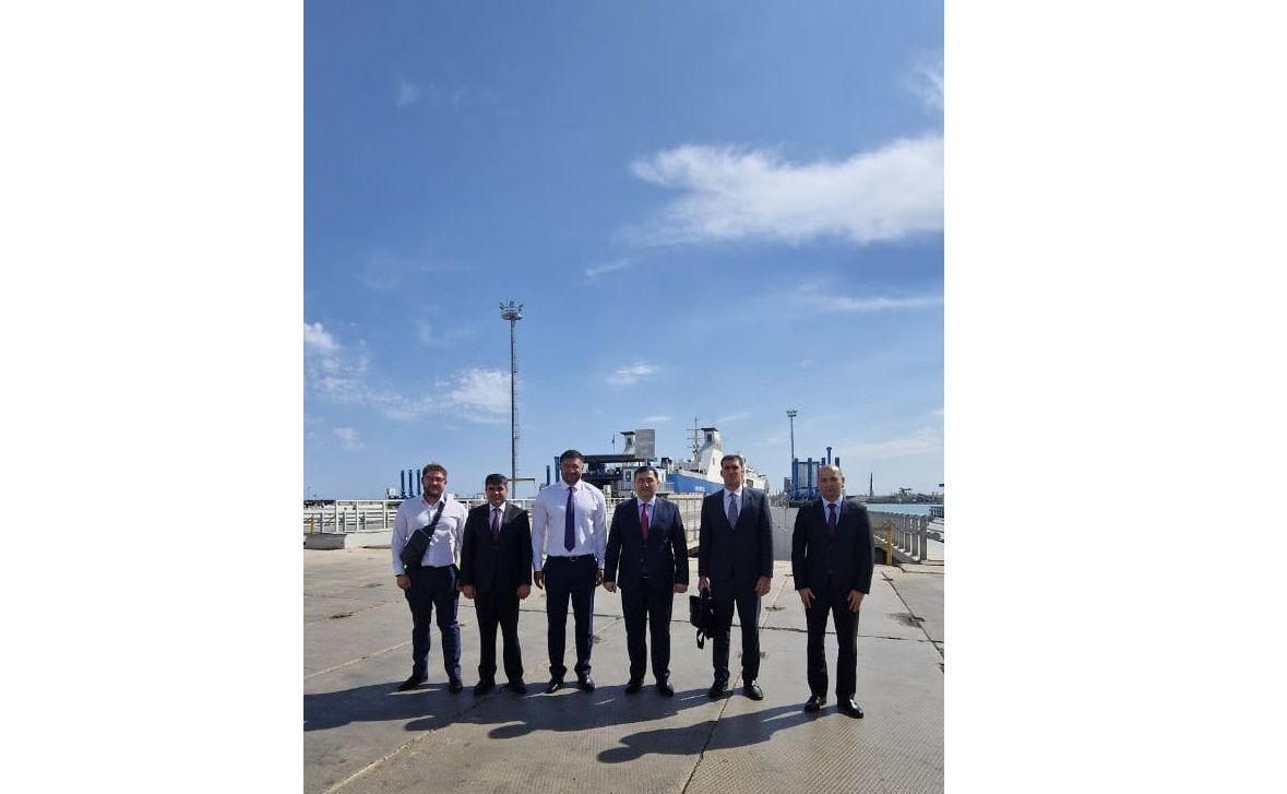 Azerbaijani ambassador mulls operational possibilities with head of Kuryk Port [PHOTOS]