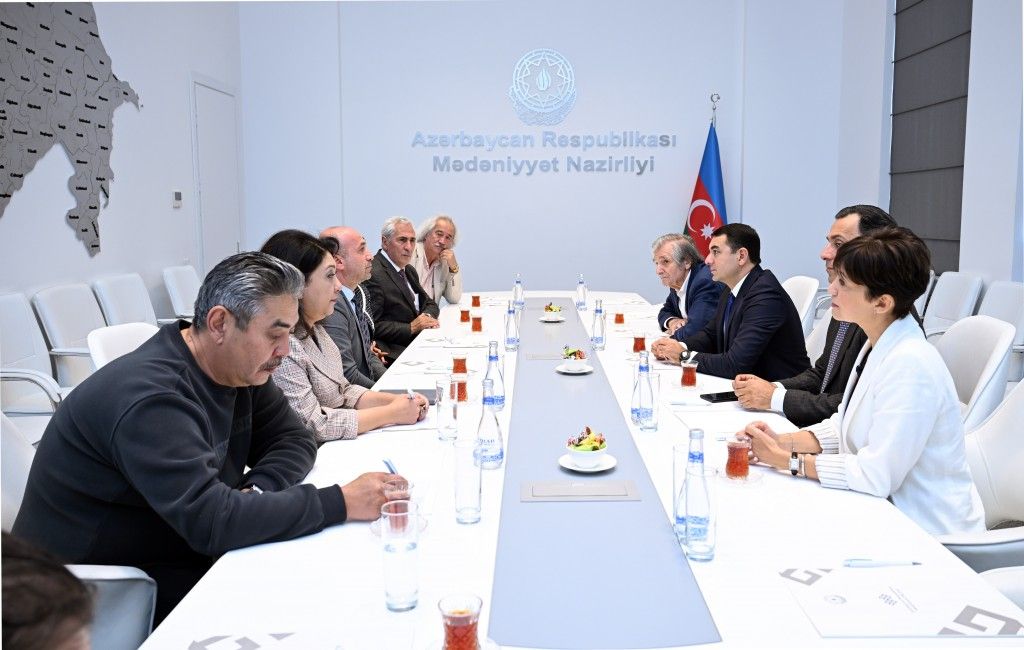 Culture Minister, renowned artists discuss Caspian Biennale [PHOTOS]