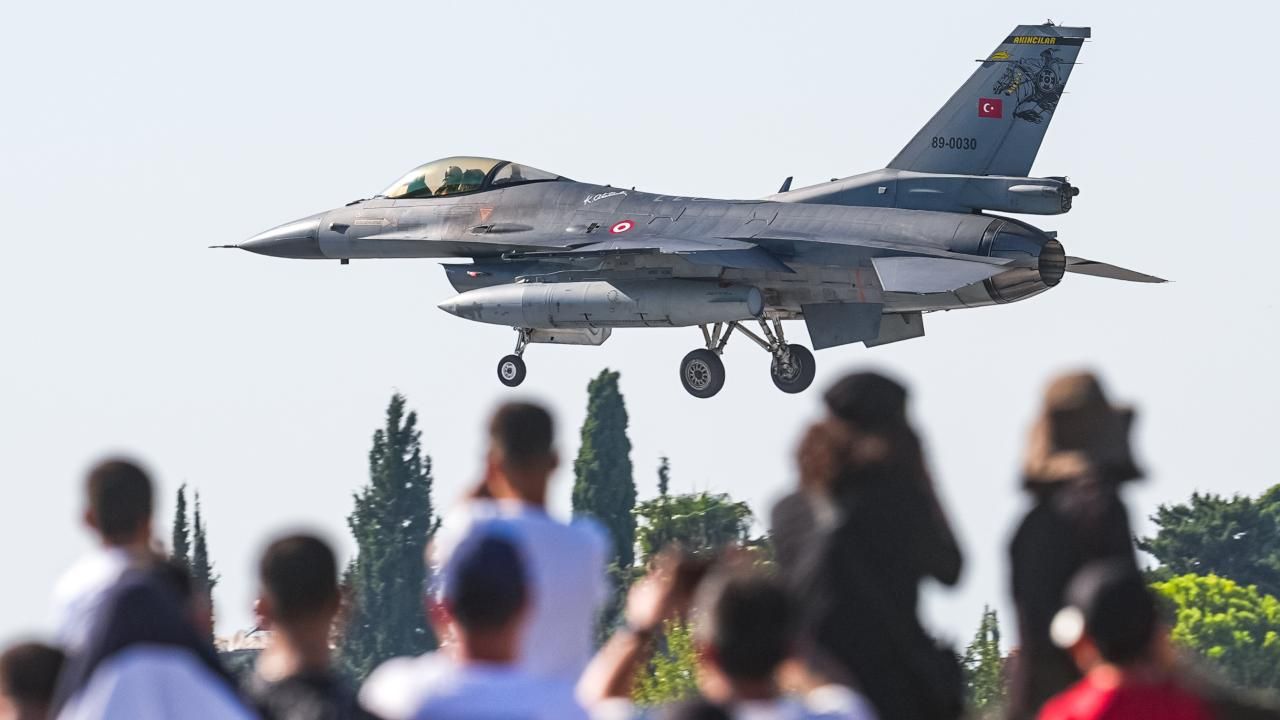 Alper Gezeravcı performs demonstration flight at TEKNOFEST Adana