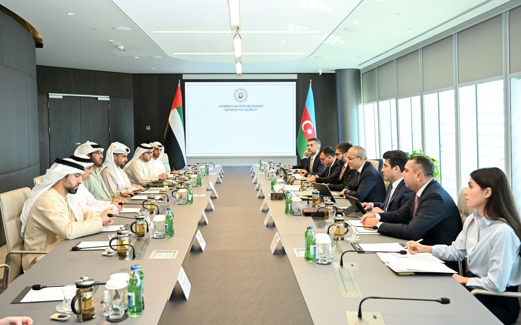 Azerbaijan and UAE discuss energy collaboration and green initiatives [PHOTOS]