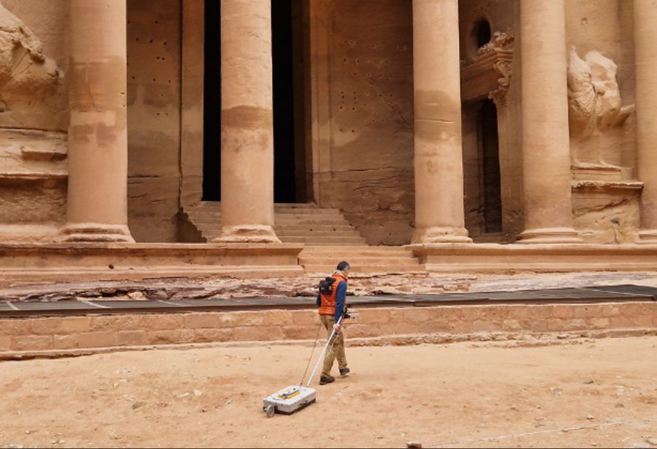 Secret tomb discovered on territory of Petra