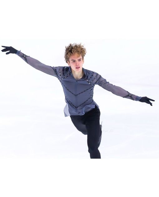 Azerbaijani athlete takes gold at international figure skating competition [PHOTOS]