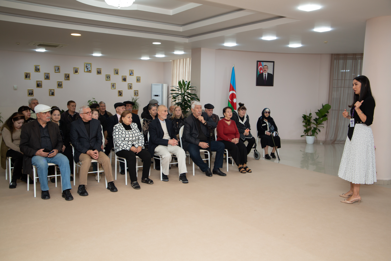 Azercell holds cybersecurity training for elderly citizens [PHOTOS]