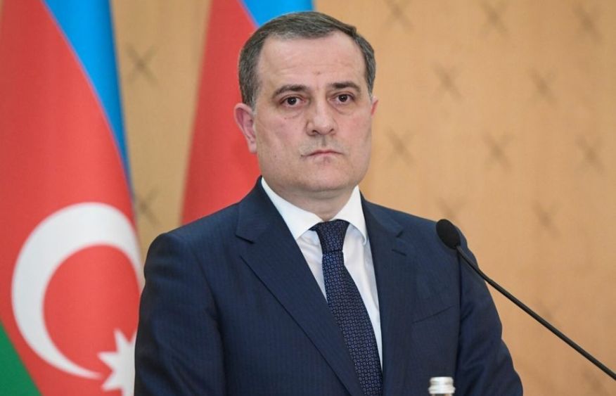 Bayramov departs for Thailand to attend UNESCAP session