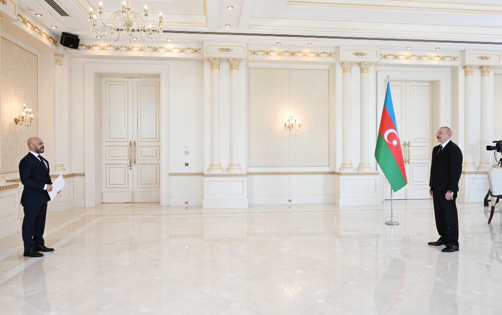 President Ilham Aliyev receives credentials of incoming ambassador of El Salvador [PHOTOS/VIDEO]