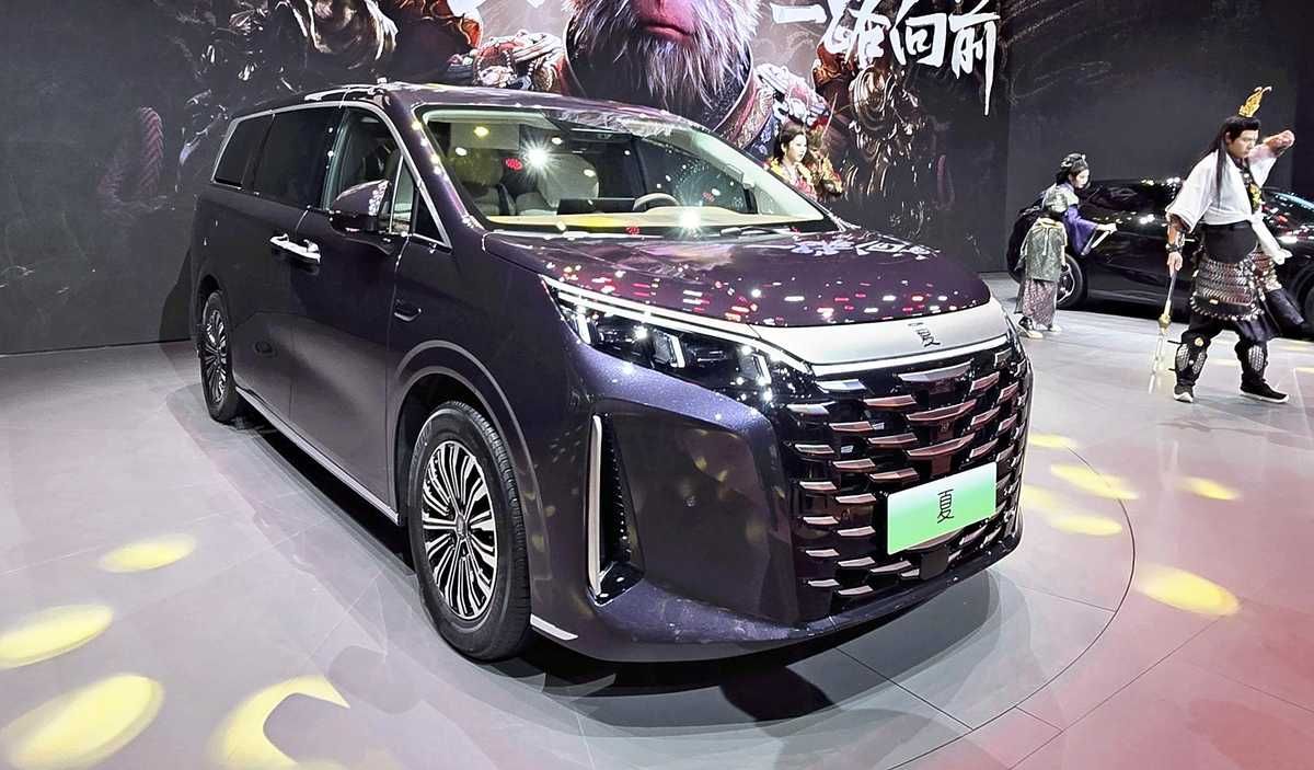 China’s New Energy Vehicles Dominating Domestic Market; Japanese, European Automakers Losing Ground