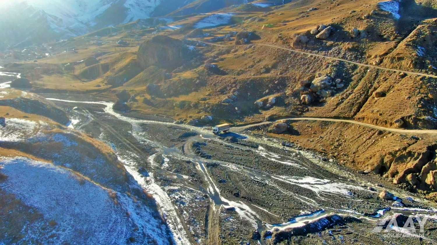 Construction of new bridge continues on Guba-Khinalıq road [PHOTOS]
