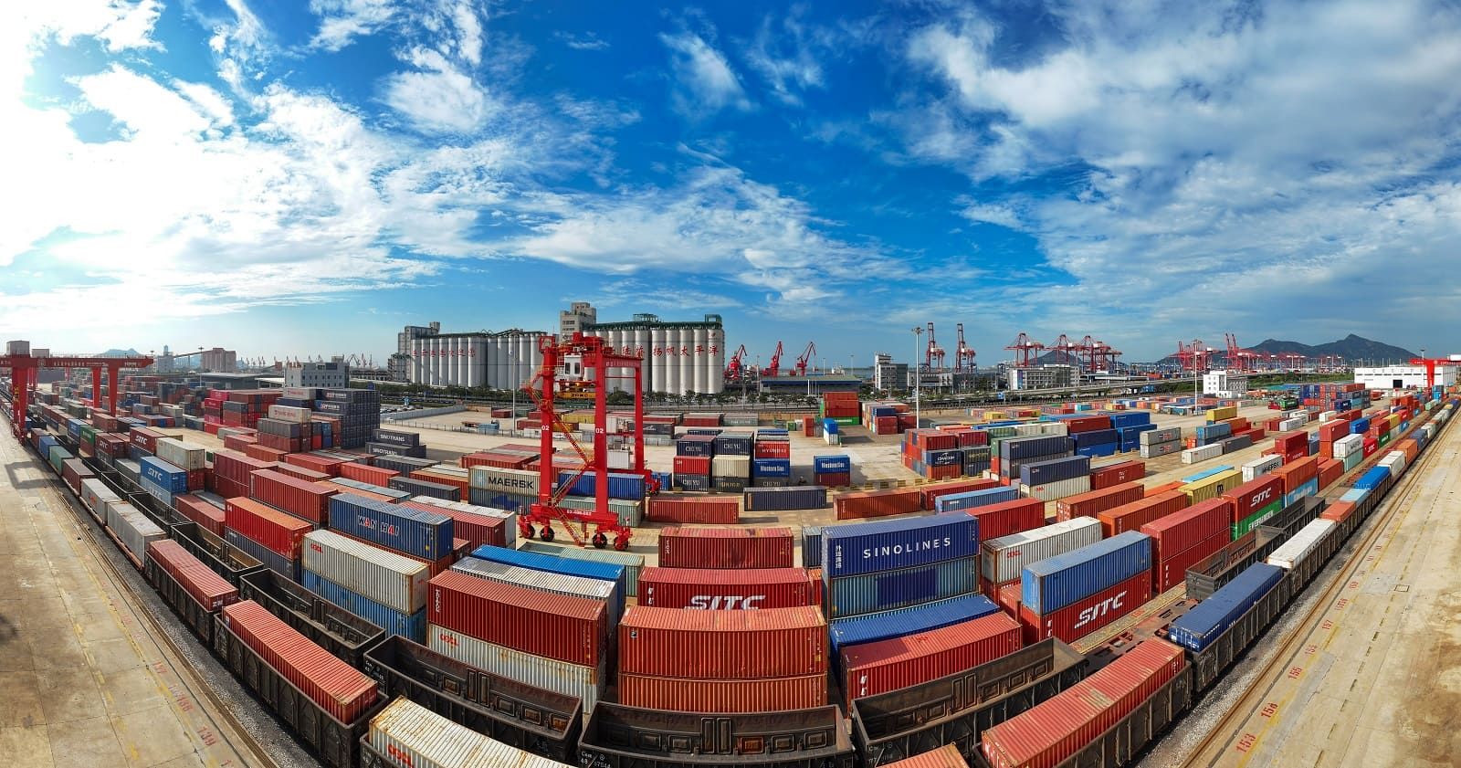 Azerbaijan-Kazakhstan trade turnover triples in first four months of 2025