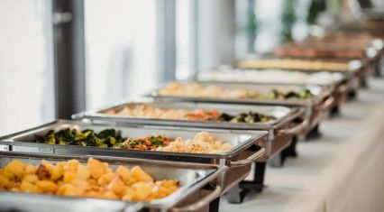 Baku's food and beverage sector records AZN 855 million turnover
