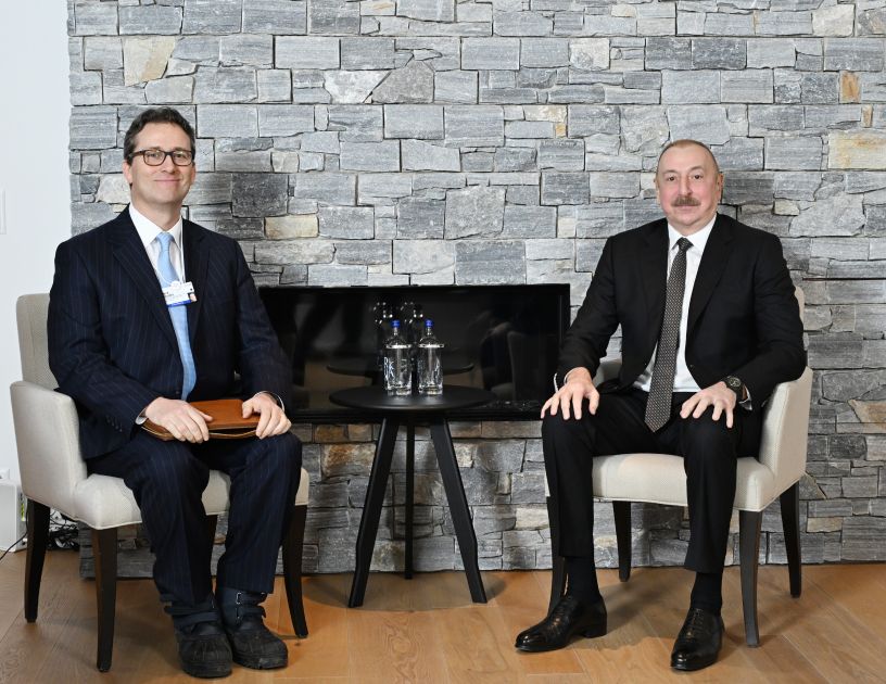 President Ilham Aliyev meets with CEO of Oliver Wyman Group in Davos [PHOTO/VIDEO]