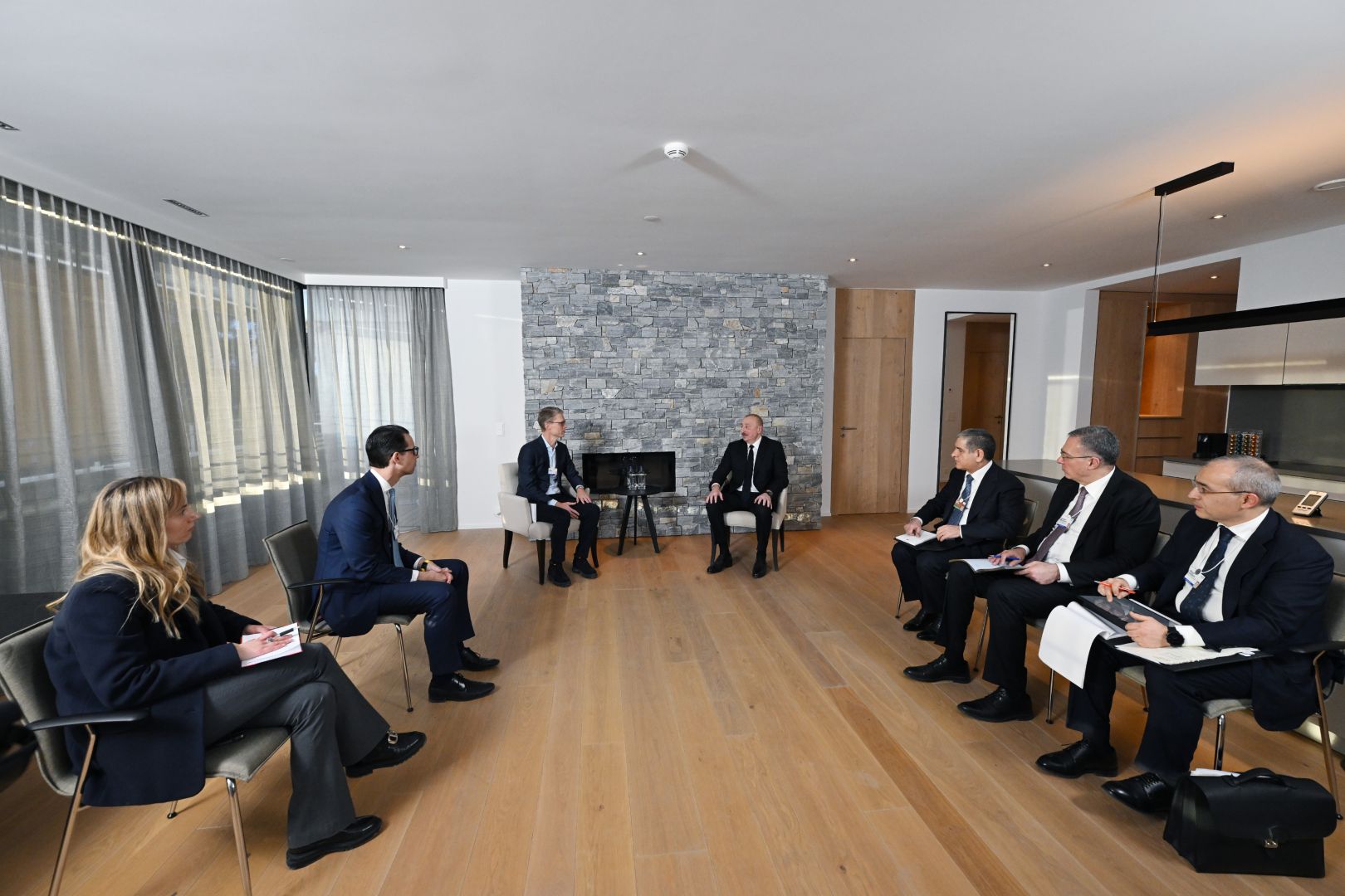 President Ilham Aliyev meets with Chair of Supervisory Board and CEO of Carlsberg Group in Davos [PHOTOS/VIDEO]