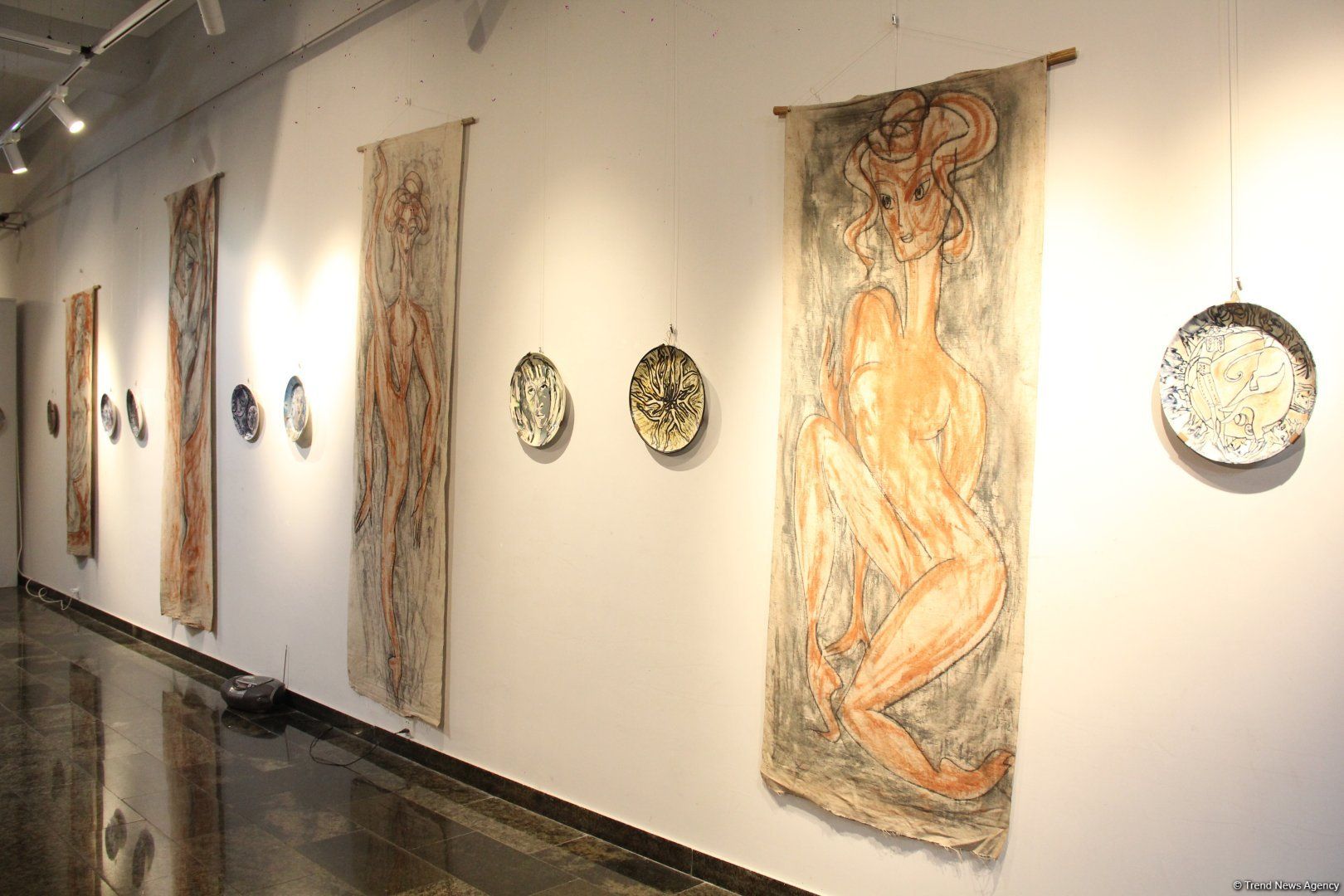 Azerbaijan Artists' Union displays stunning art pieces by eminent artist [PHOTOS]