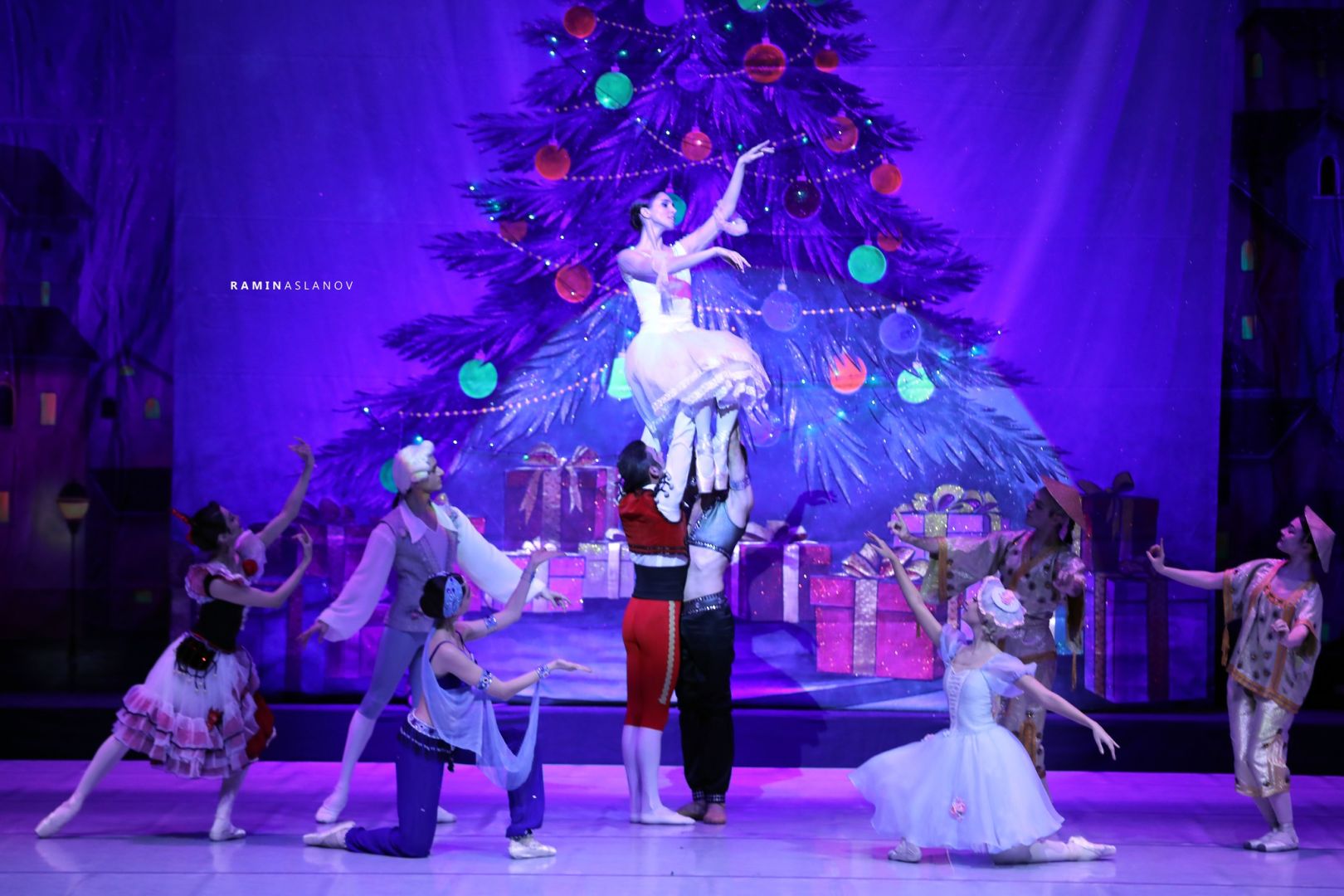 "The Nutcracker" ballet casts its spell on audience [EXCLUSIVE]