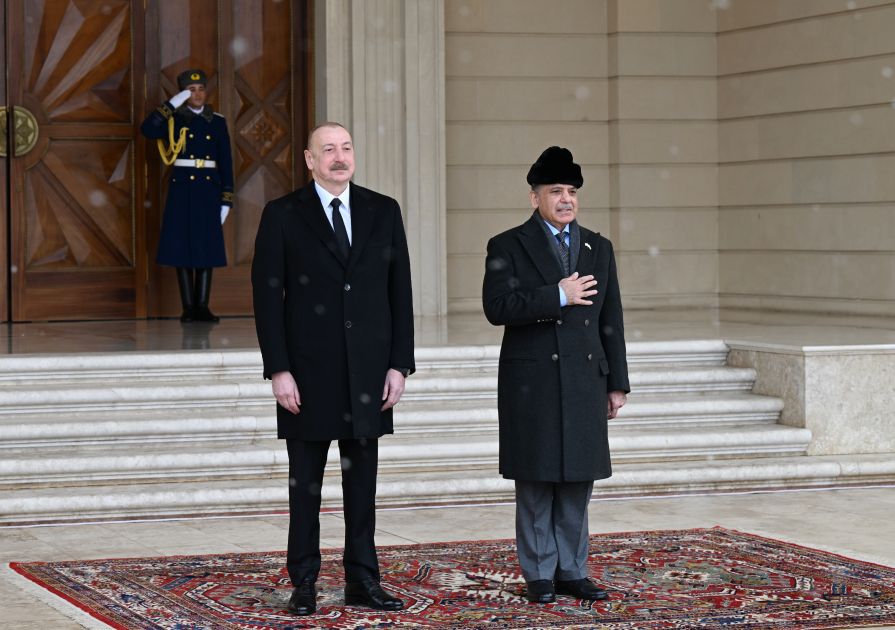Baku hosts official welcome ceremony for Pakistani PM [PHOTOS/VIDEO]