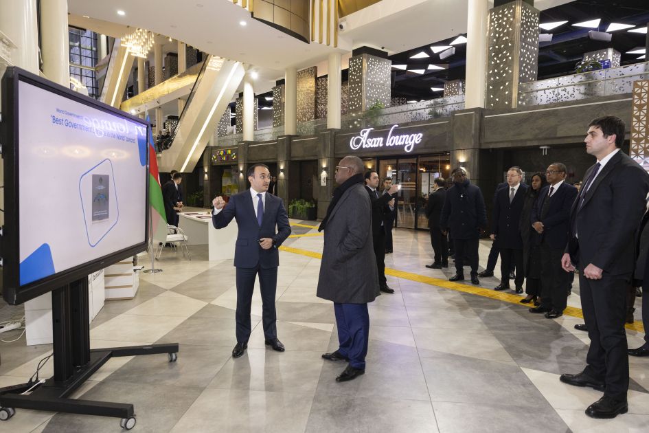 President of Guinea-Bissau visits ASAN Khidmet center in Baku