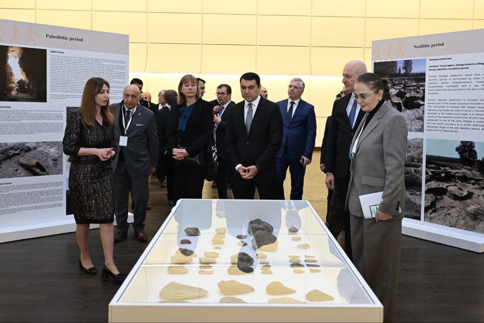 Protection of ancient human settlements discussed in Baku [PHOTOS]