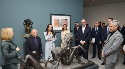 Mystery of Rose exhibition by sculptor Andrey Ostashov opens at Heydar Aliyev Center [PHOTOS]