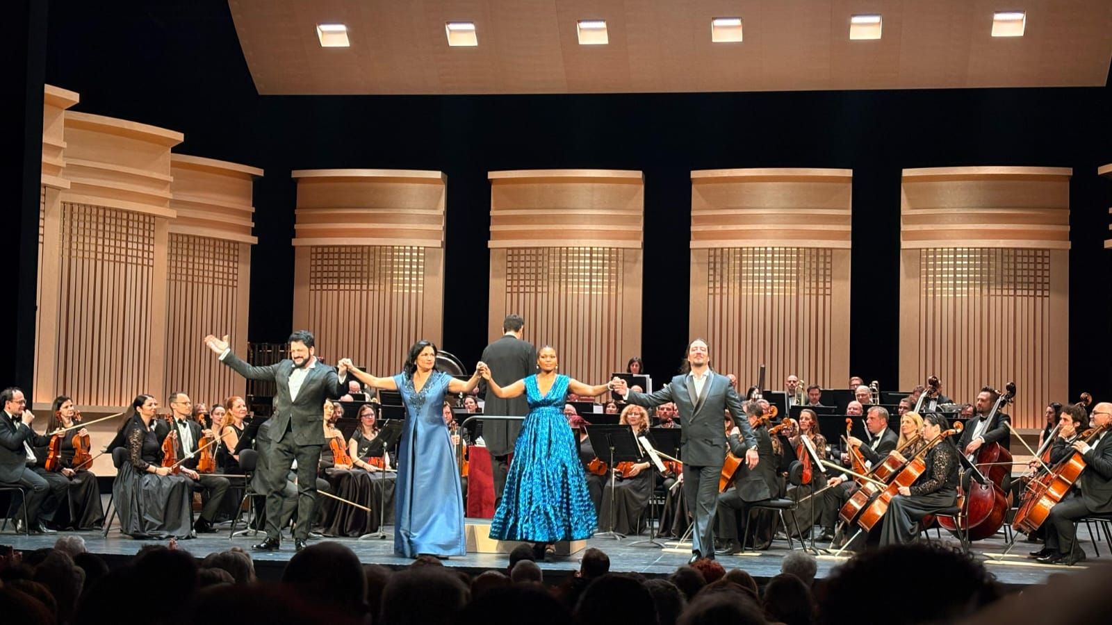 Opera virtuosos totally captivate audience in Paris [PHOTOS/VIDEO]