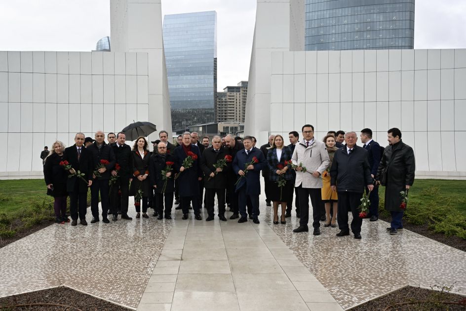 TURKPA delegation honors Patriotic War martyrs at Victory Park in Baku [PHOTOS]