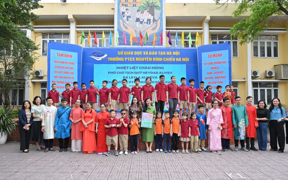 Leyla Aliyeva visits school for visually impaired in Hanoi [PHOTOS]