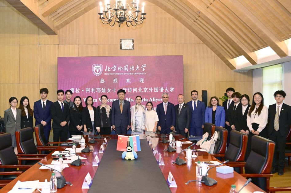 Leyla Aliyeva meets with students at Beijing Foreign Studies University [PHOTOS]