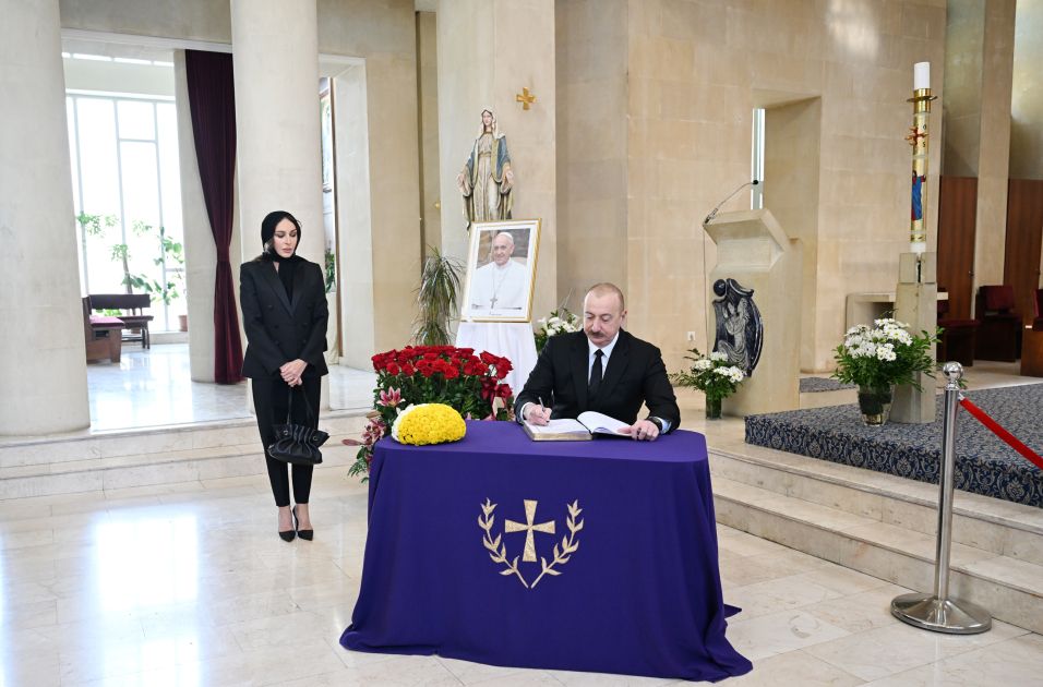 President Ilham Aliyev, First Lady Mehriban Aliyeva visit Holy Virgin Mary Church in Baku to offer condolences on passing of Pope Francis [PHOTOS]