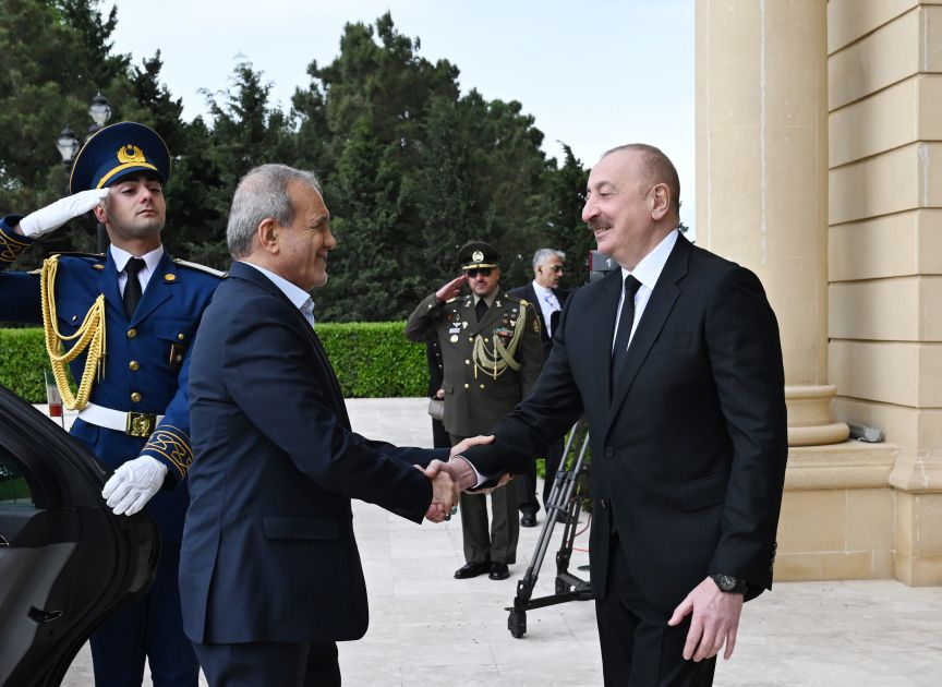 Baku hosts official welcome ceremony for President of Iran [PHOTOS/VIDEO]
