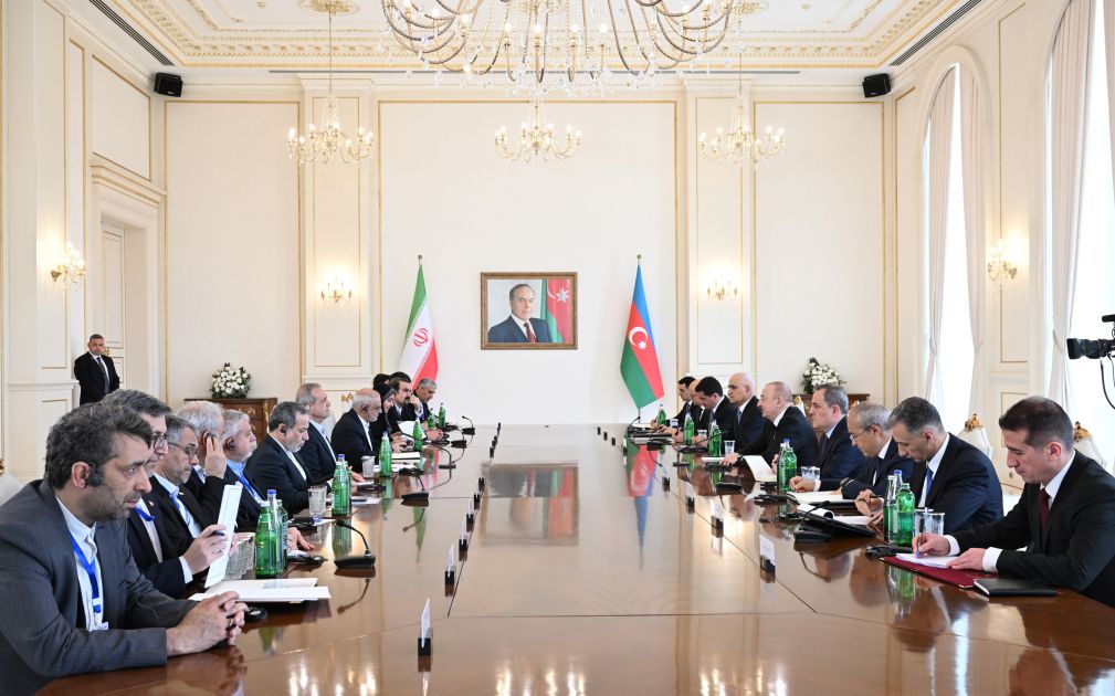 Expanded meeting between President Ilham Aliyev, President Masoud Pezeshkian kicks off [PHOTOS/VIDEO]