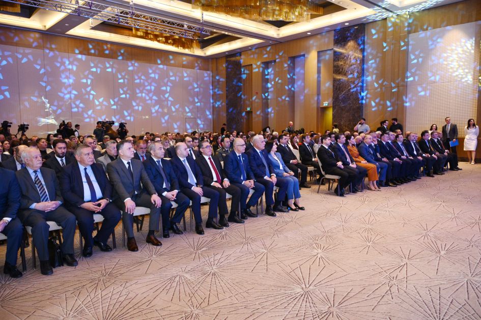 Media Forum discusses constitutional rights, digital development, and media responsibility