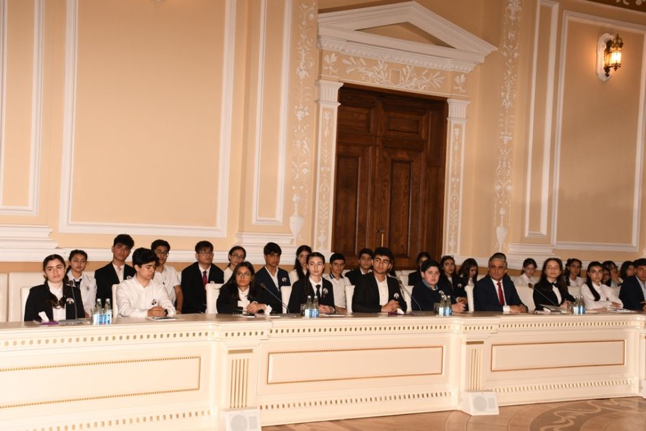 Baku students honor Heydar Aliyev with history conference [PHOTOS]