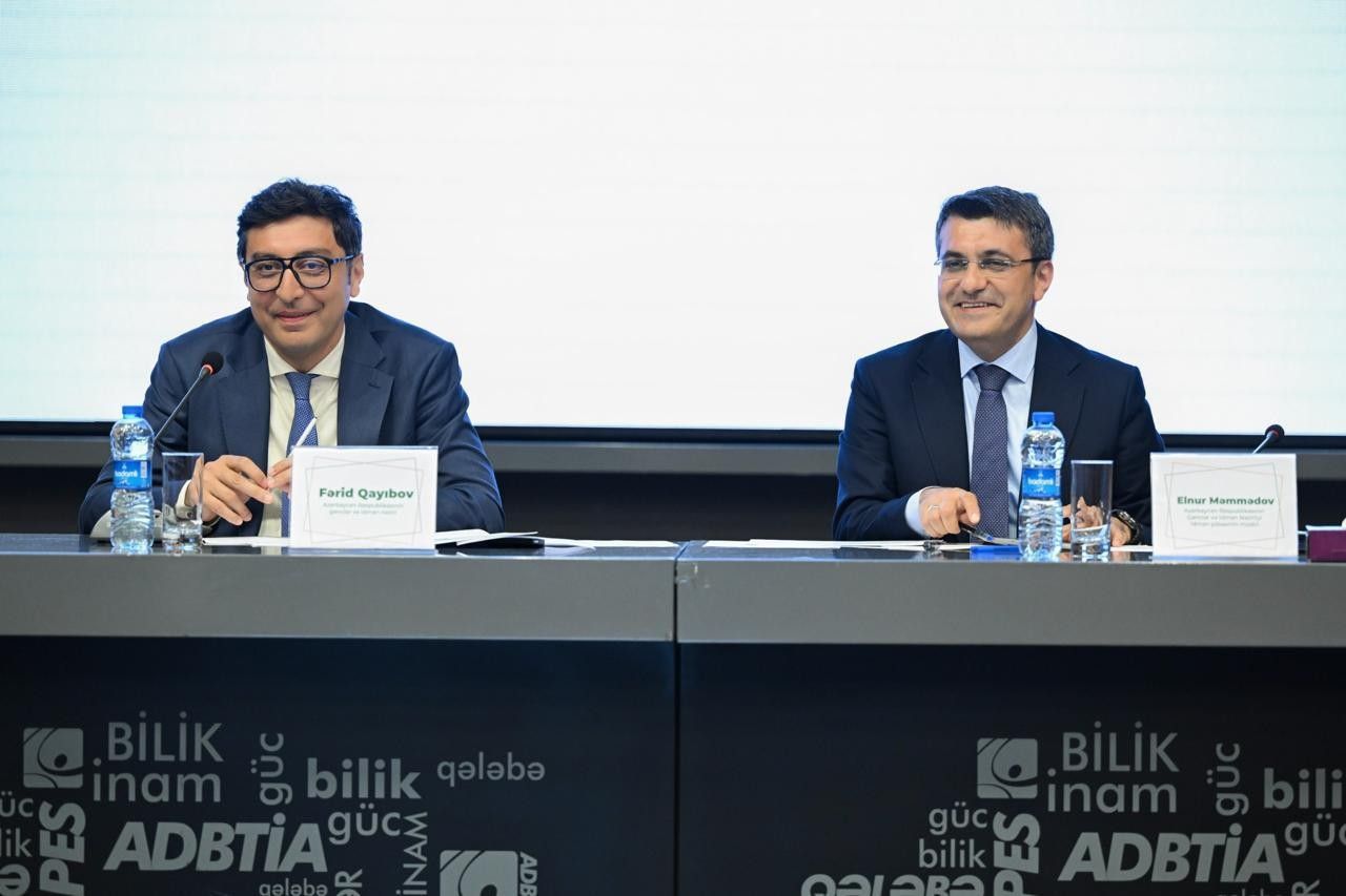 Youth and Sports Minister holds meeting with athletes who achieve int'l success [PHOTOS]