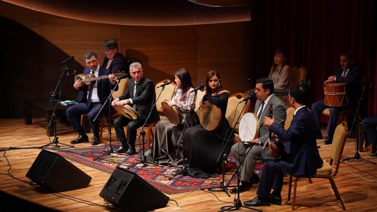 Renowned mugham singer leaves audience in awe [PHOTOS]