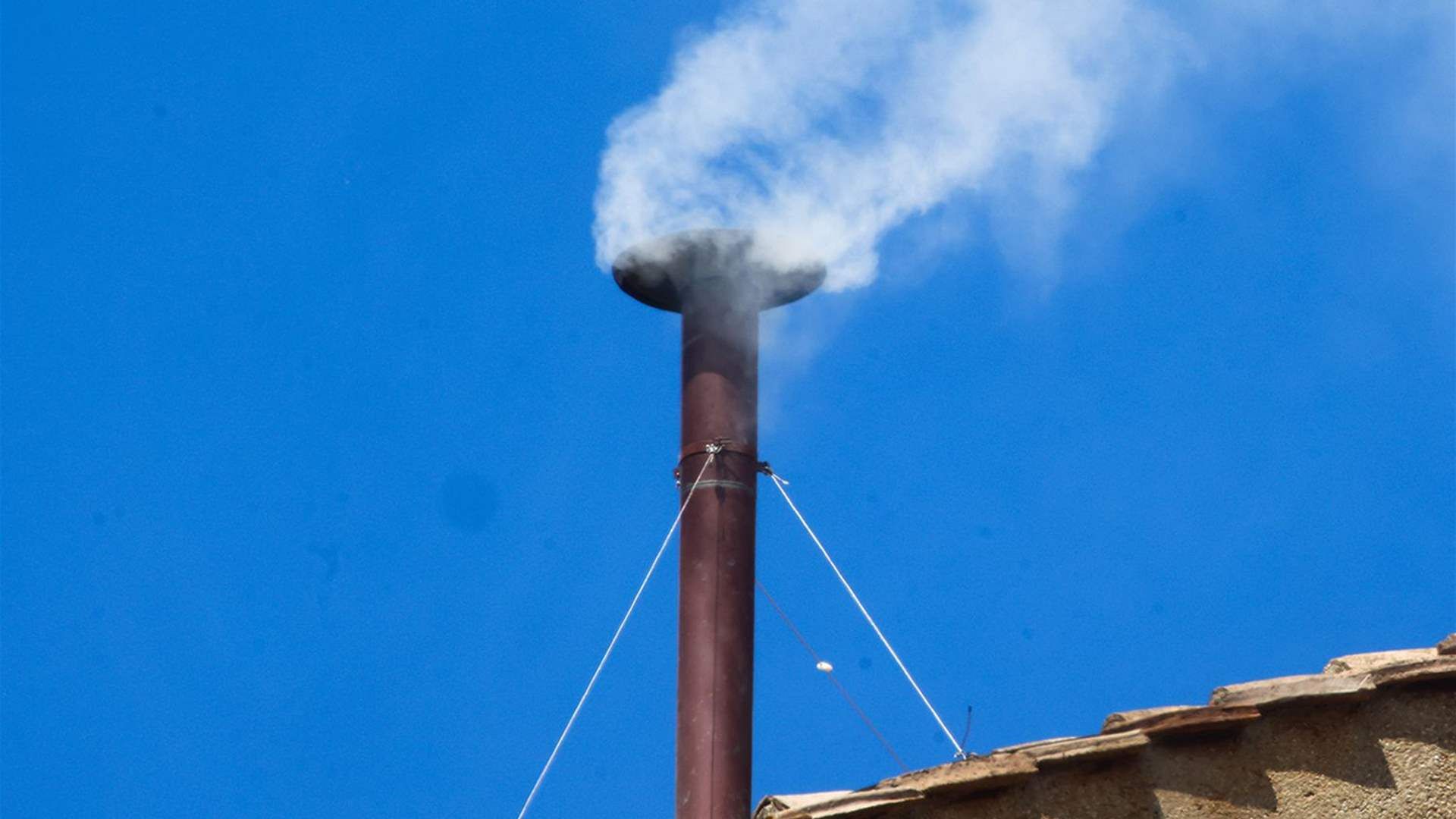 White smoke rises over Vatican: new Pope elected