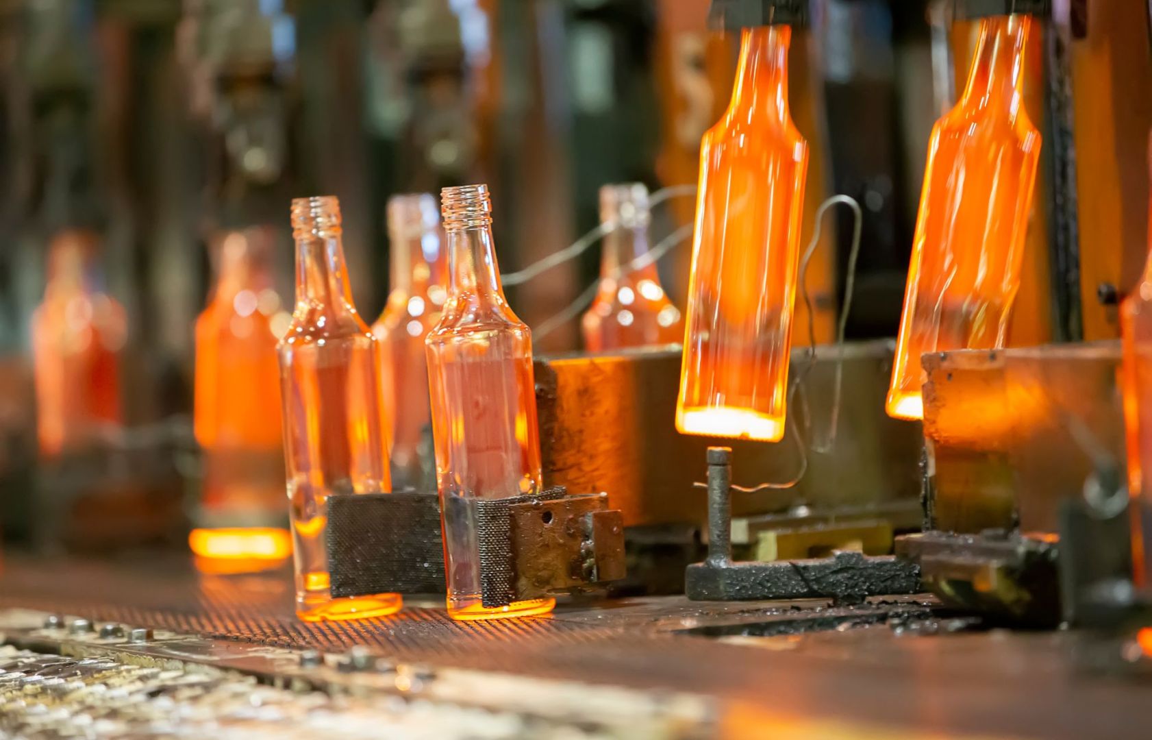 Construction sector sees broad decline, glass output down