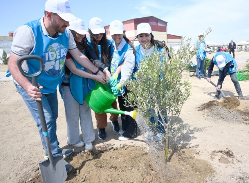 Tree-planting campaign held in Baku with participation of Leyla Aliyeva and Arzu Aliyeva [PHOTOS]