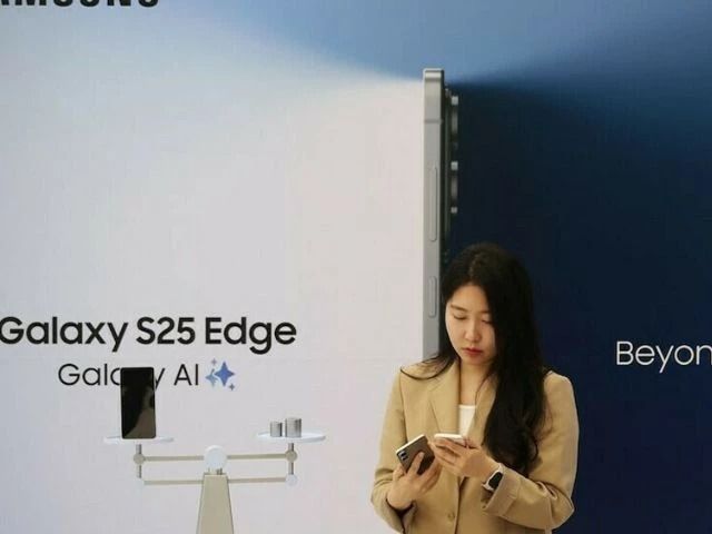 Samsung unveils slimmest AI phone in bid to outclass Apple