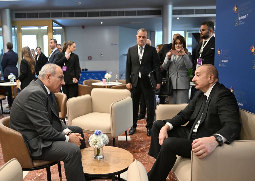 President Ilham Aliyev holds informal meeting with Armenian PM in Tirana [PHOTO/VIDEO]