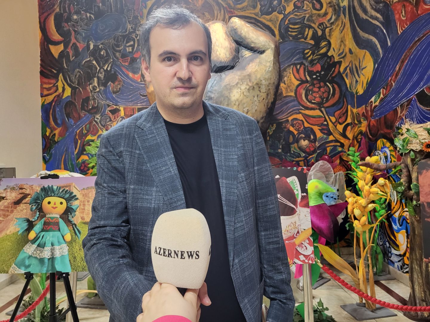 Renowned photographer describes 'Mexican Dolls' exhibition as visual dive into Mexican traditions [COMMENTARY]