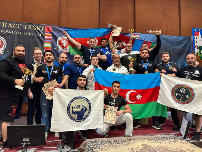 Azerbaijani weightlifters secure medals at European Championship [PHOTOS]