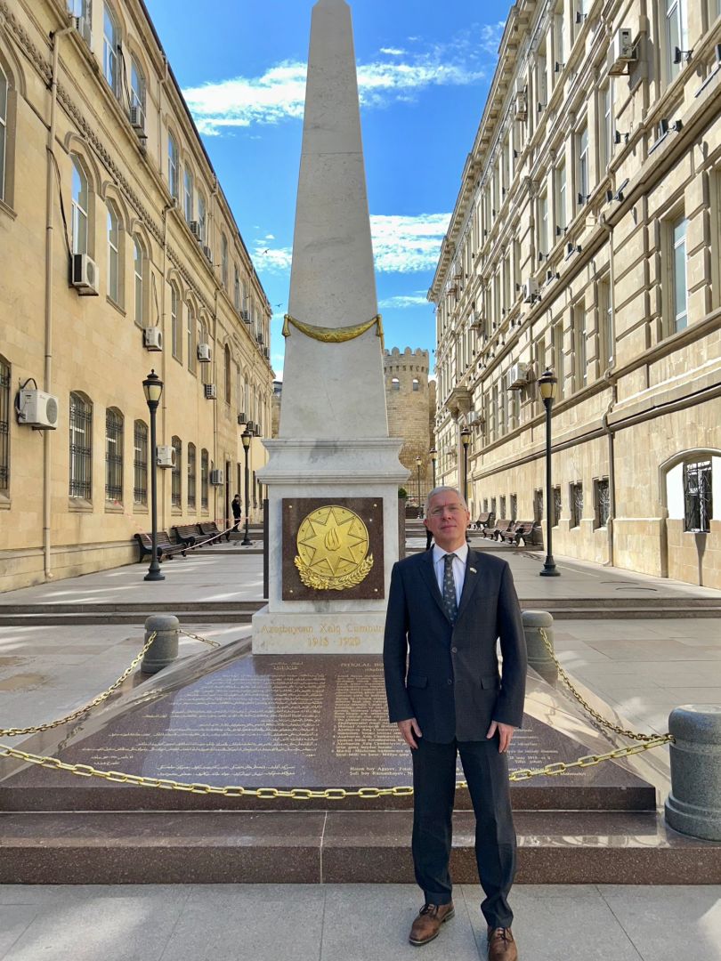 UK Ambassador to Baku congratulates Azerbaijan on Independence Day