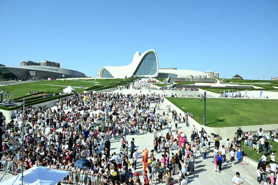 Children’s festival held at Heydar Aliyev Center Park [PHOTOS]