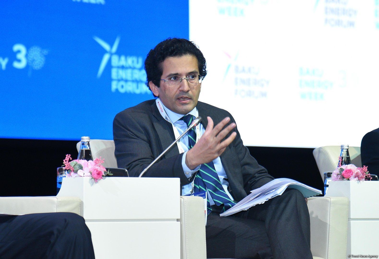 Pakistan eyes stronger energy ties with Azerbaijan, backs joint gas infrastructure
