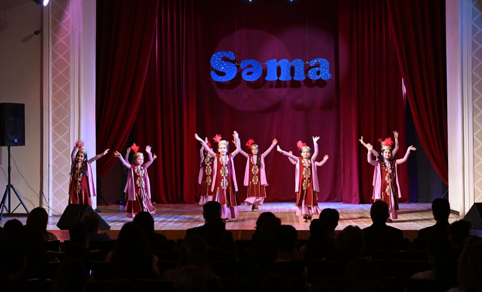 Rashid Behbudov Theater holds gala concert for children [PHOTOS]