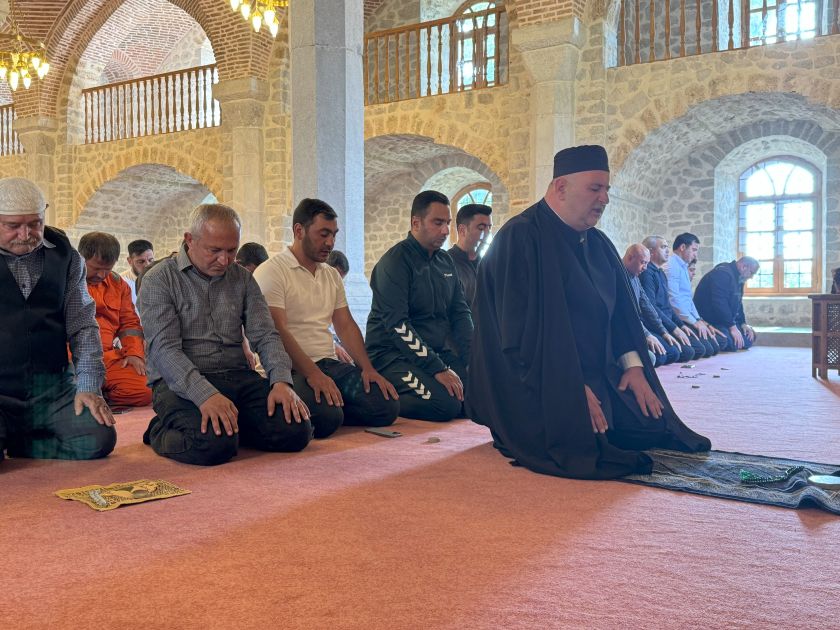 Shusha hosts Eid al-Adha prayer amidst celebrations