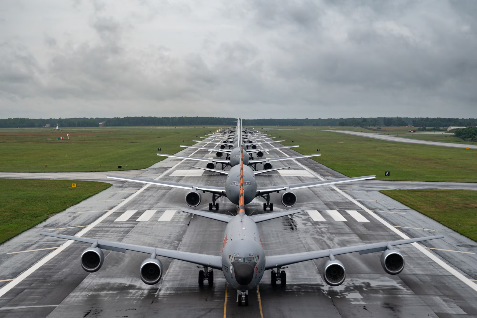 US deploys over 30 air refueling tankers across Atlantic, sparking speculation on intervention