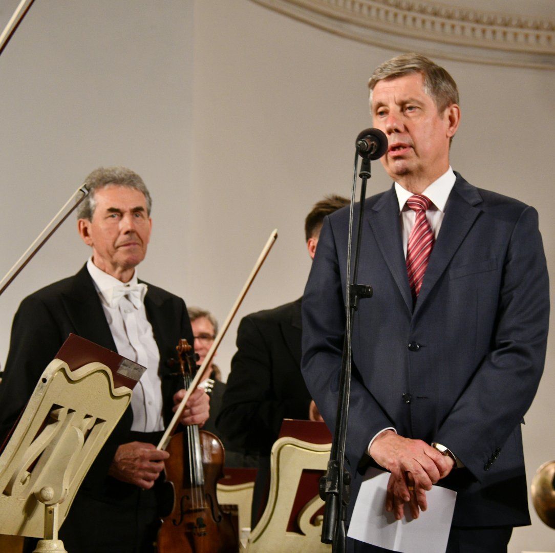 Slider Image 1