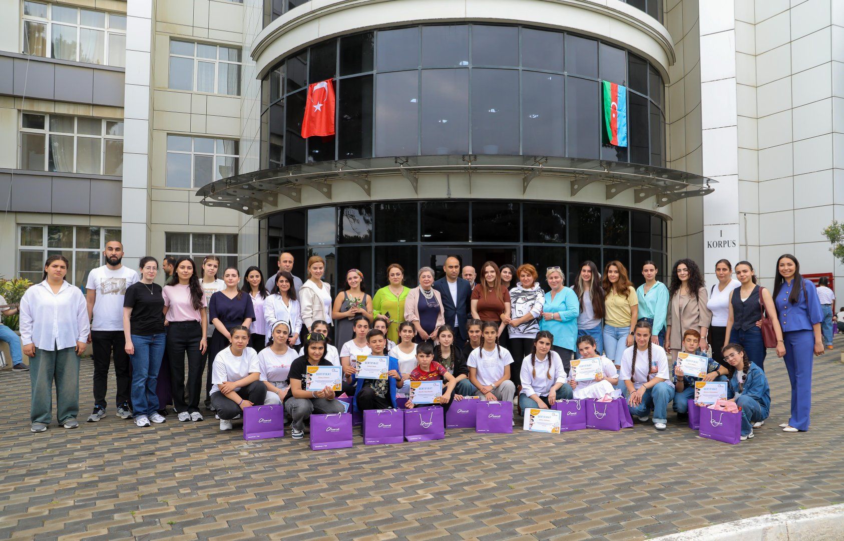 Azercell brings together two generations in need of care [PHOTOS]
